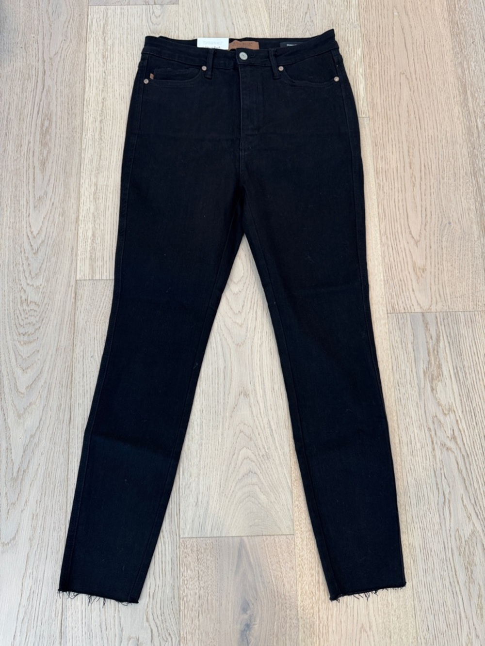 Judy Blue NWT Women’s 11/30 Black Skinny Fit High Waist Tummy Control Raw Hem